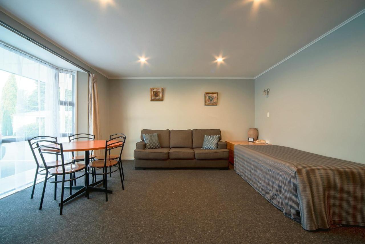 Coronation Park Motels Ашбертон Екстер'єр фото