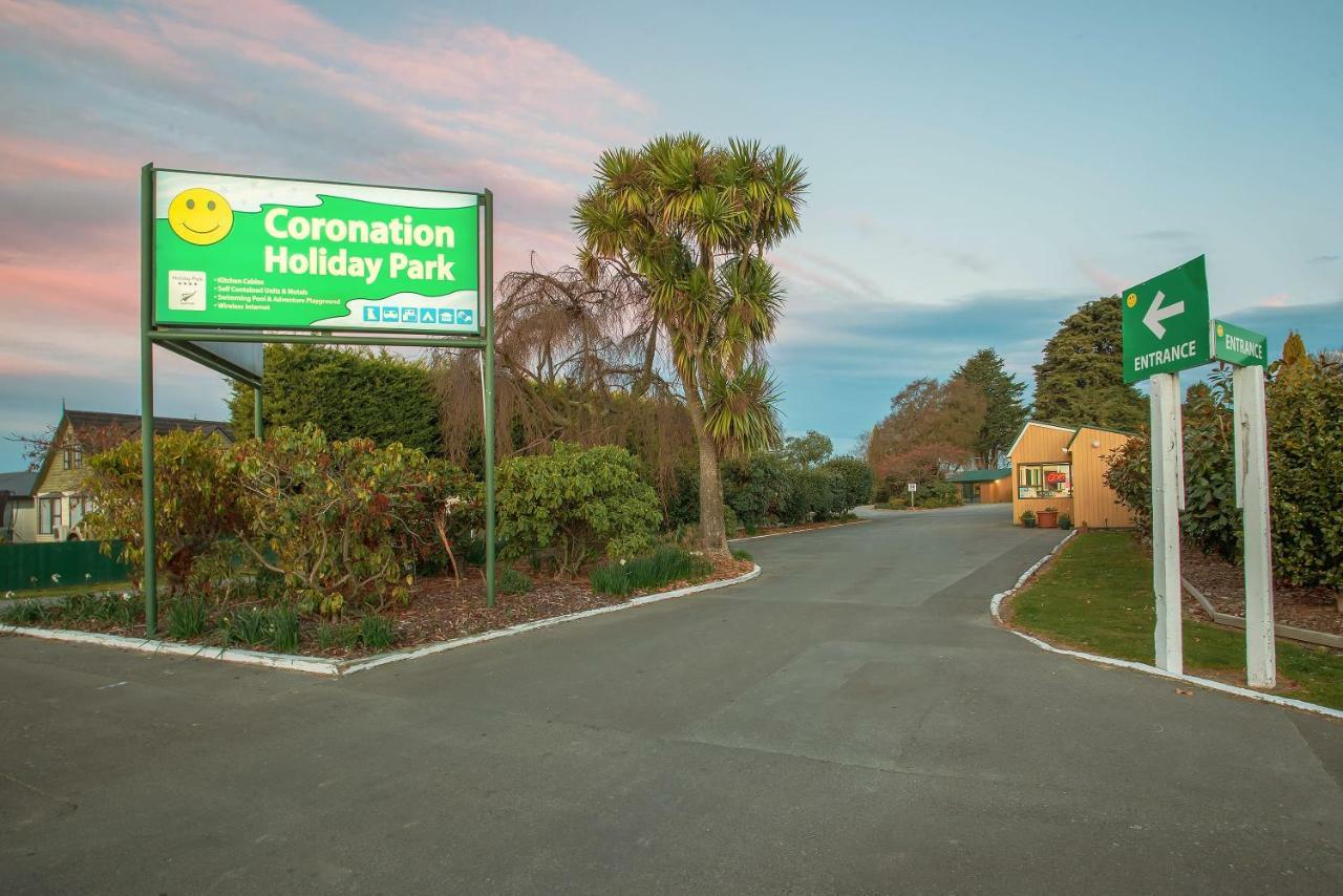 Coronation Park Motels Ашбертон Екстер'єр фото